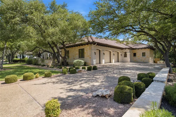 Property Slideshow image 3 of 32 | 300 stardust ln, Georgetown, TX, 78633