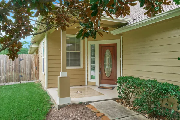 Property Slideshow image 3 of 32 | 50 greenwich pl, Conroe, TX, 77384