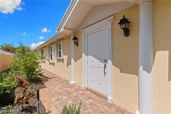 Property Slideshow image 2 of 33 | 7620 rozzini ln, Naples, FL, 34114