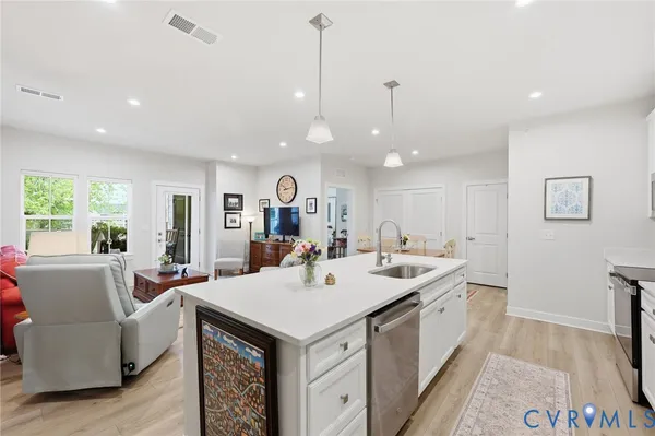 Property Slideshow image 3 of 18 | 15801 hallowell rdg 304, Moseley, VA, 23120