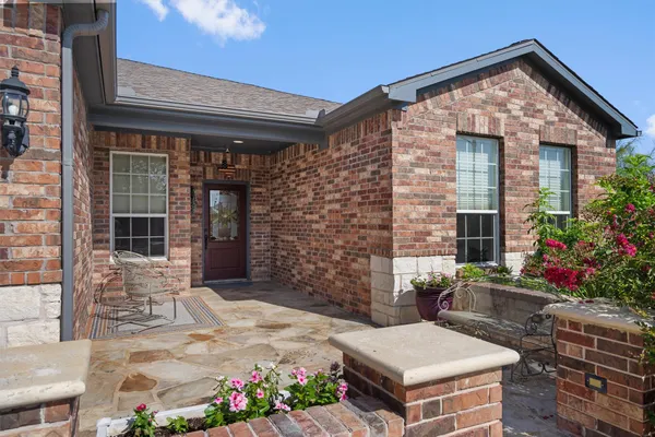 Property Slideshow image 2 of 40 | 105 duck creek ln, Georgetown, TX, 78633