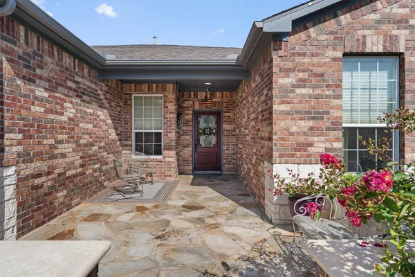Property Slideshow image 3 of 40 | 105 duck creek ln, Georgetown, TX, 78633