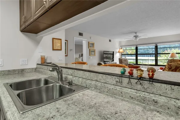 Property Slideshow image 3 of 36 | 9 plantation dr 102, Vero Beach, FL, 32966