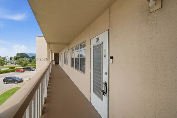 Property Slideshow image 3 of 28 | 309 southampton a 309, West Palm Beach, FL, 33417