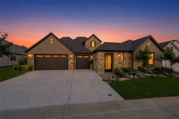 Property Slideshow image 3 of 40 | 8113 cocobolo dr, Denton, TX, 76207
