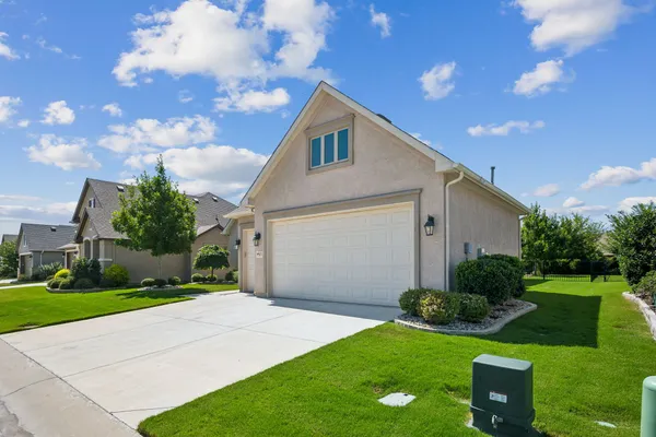 Property Slideshow image 3 of 40 | 9513 siltstone dr, Denton, TX, 76207