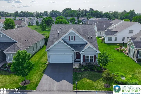 Property Slideshow image 2 of 41 | 2615 union ct, Hanover Twp, PA, 18017
