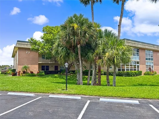 Property Slideshow image 3 of 36 | 23 vista gardens trl 201, Vero Beach, FL, 32962