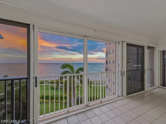 Property Slideshow image 2 of 31 | 2905 gulf shore blvd 501n, Naples, FL, 34103