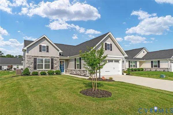 Property Slideshow image 2 of 91 | 7484 southamptonshire way, New Kent, VA, 23124
