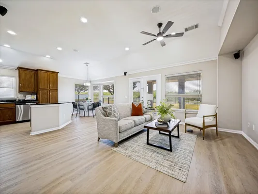 Property Slideshow image 2 of 25 | 11217 southerland dr, Denton, TX, 76207