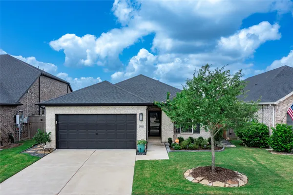 Property Slideshow image 2 of 38 | 29023 autrey bend ct, Fulshear, TX, 77441