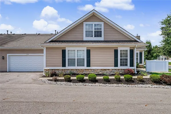 Property Slideshow image 3 of 37 | 4694 cobblestone dr, Huber Heights, OH, 45371