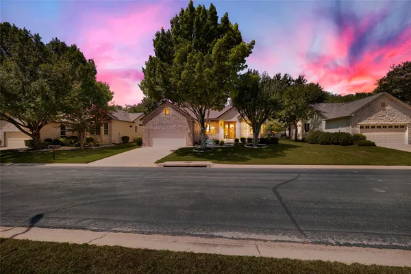 Property Slideshow image 2 of 22 | 118 mountain laurel dr way, Georgetown, TX, 78633