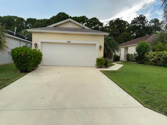 Property Slideshow image 2 of 17 | 601 sw indian key dr drive, Port St Lucie, FL, 34986
