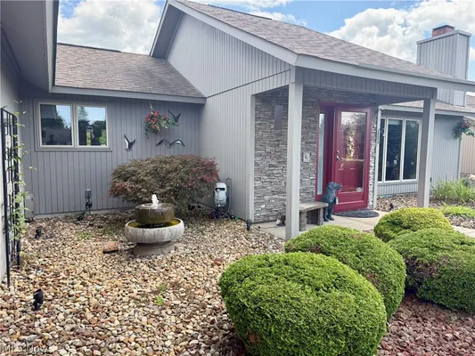 Property Slideshow image 2 of 37 | 33065 cobblestone cir, North Ridgeville, OH, 44039