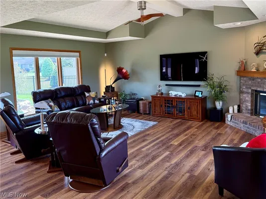 Property Slideshow image 3 of 37 | 33065 cobblestone cir, North Ridgeville, OH, 44039