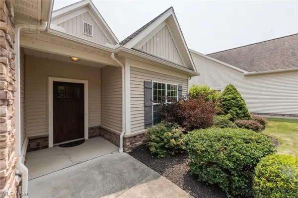 Property Slideshow image 2 of 27 | 8541 alexis dr, Macedonia, OH, 44056