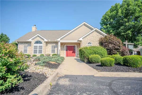 Property Slideshow image 3 of 16 | 19 edinburgh village dr, Centerville, OH, 45458
