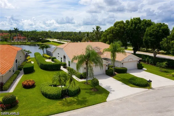Property Slideshow image 3 of 46 | 6513 castlelawn pl, Naples, FL, 34113