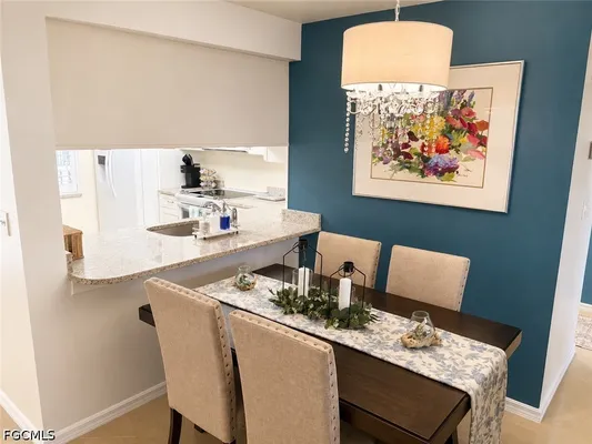 Property Slideshow image 2 of 24 | 11300 caravel cir 203, Fort Myers, FL, 33908