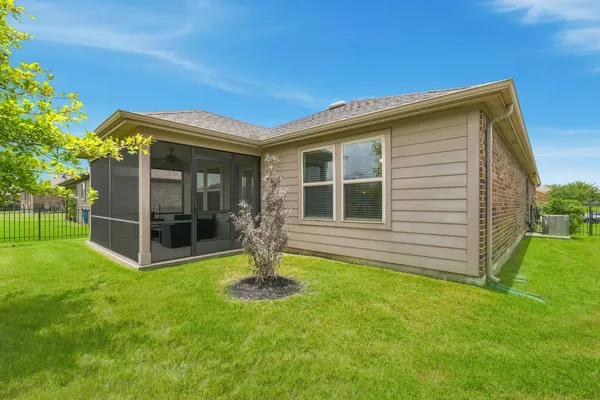 Property Slideshow image 2 of 27 | 3311 golden eagle way, Richmond, TX, 77469