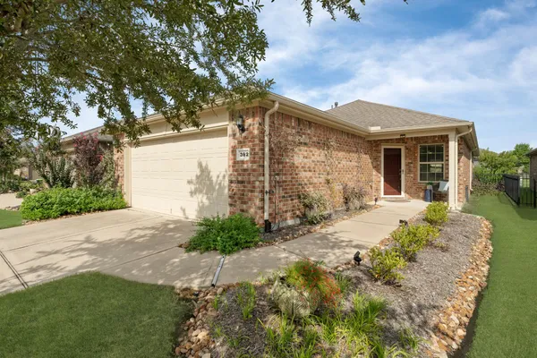 Property Slideshow image 2 of 50 | 362 crested eagle dr, Richmond, TX, 77469