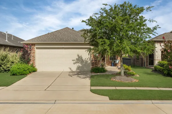 Property Slideshow image 3 of 50 | 362 crested eagle dr, Richmond, TX, 77469