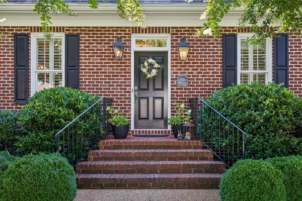 Property Slideshow image 3 of 61 | 200 portstewart, Williamsburg, VA, 23188