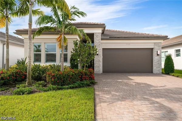 Property Slideshow image 2 of 43 | 11523 jacaranda dr, Naples, FL, 34120
