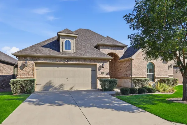 Property Slideshow image 2 of 39 | 2809 esplanade blvd 2809, Mansfield, TX, 76063