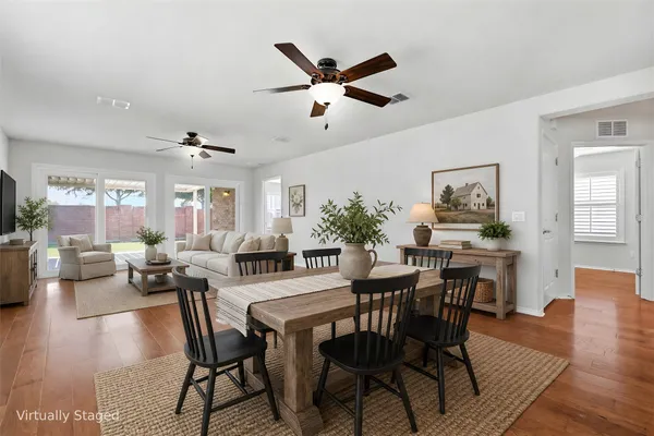 Property Slideshow image 3 of 40 | 7798 oakland hills ln, Frisco, TX, 75036