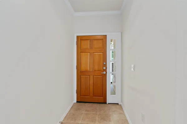 Property Slideshow image 3 of 34 | 215 crockett loop, Georgetown, TX, 78633