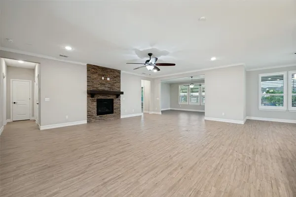 Property Slideshow image 2 of 25 | 700 freedom ln, Little Elm, TX, 76227