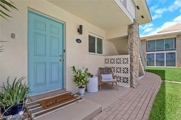 Property Slideshow image 3 of 29 | 2500 gulf shore blvd s10, Naples, FL, 34103