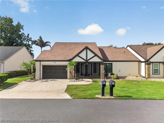 Property Slideshow image 2 of 47 | 82 hickory hills cir, Lake Placid, FL, 33852