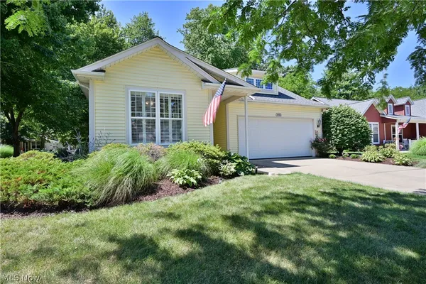 Property Slideshow image 3 of 42 | 1936 pembrooke ln, Avon, OH, 44011