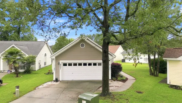 Property Slideshow image 2 of 34 | 6697 wisteria dr, Myrtle Beach, SC, 29588