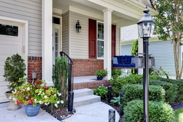 Property Slideshow image 3 of 48 | 4128 winthrop cir, Williamsburg, VA, 23188