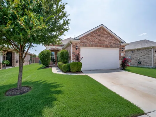 Property Slideshow image 3 of 30 | 7928 cool river dr, Frisco, TX, 75036