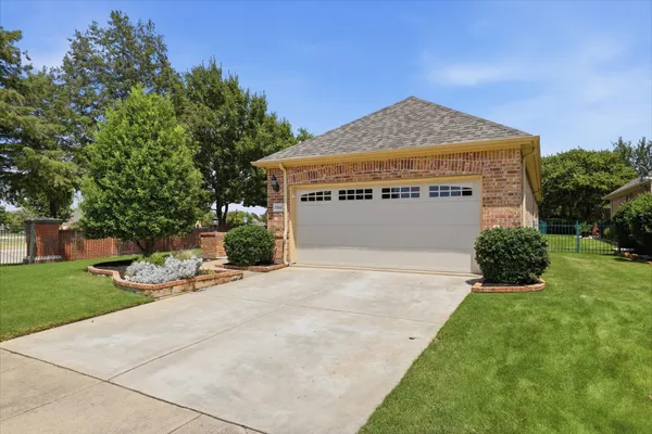 Property Slideshow image 2 of 29 | 7994 palmer ct, Frisco, TX, 75036