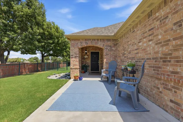 Property Slideshow image 3 of 29 | 7994 palmer ct, Frisco, TX, 75036