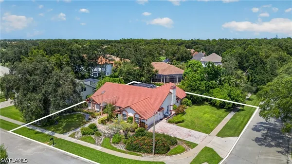 Property Slideshow image 2 of 35 | 240 stonegate ct, Naples, FL, 34119