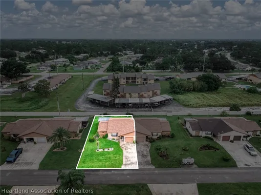 Property Slideshow image 3 of 49 | 3718 thunderbird hill cir, Sebring, FL, 33872