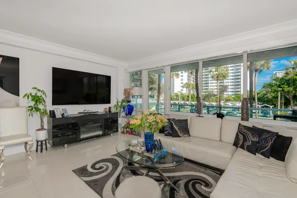 Property Slideshow image 3 of 28 | 3233 ne 34th st 215, Fort Lauderdale, FL, 33308