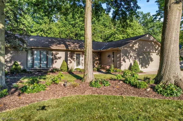 Property Slideshow image 2 of 44 | 9249 barton dr, Strongsville, OH, 44149
