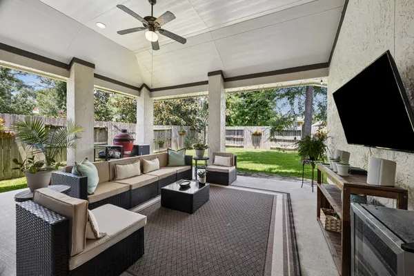 Property Slideshow image 2 of 35 | 162 elderberry trl, Montgomery, TX, 77316