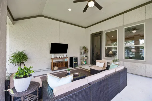 Property Slideshow image 3 of 35 | 162 elderberry trl, Montgomery, TX, 77316