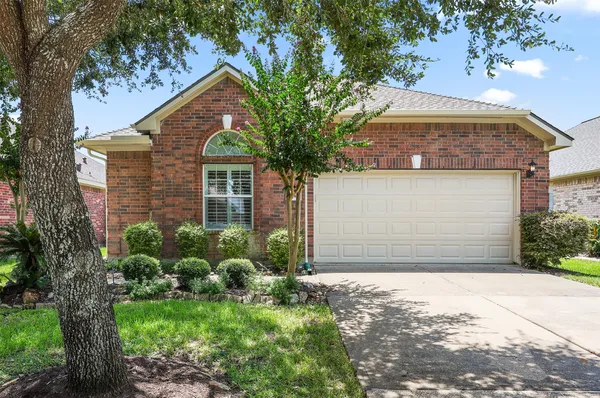 Property Slideshow image 3 of 30 | 1242 modena dr, Pearland, TX, 77581