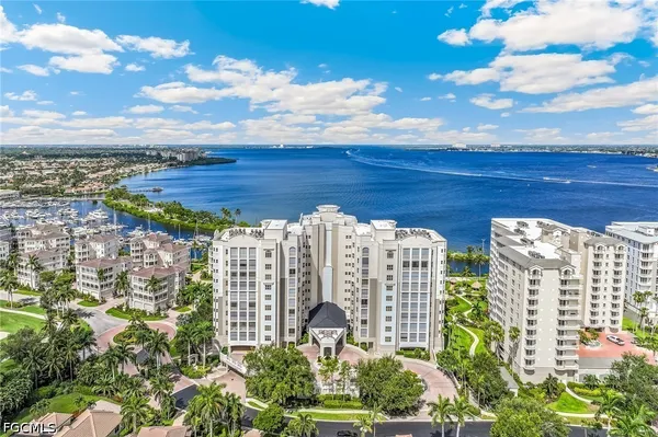 Property Slideshow image 2 of 49 | 14270 royal harbour ct 1019, Fort Myers, FL, 33908